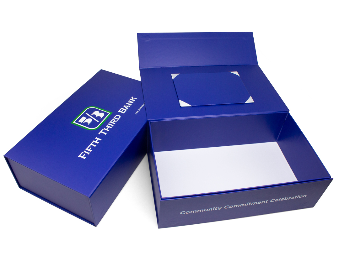 SunpackDotCom's tweet photo. Happy MagBox Monday! Invest in your brand when it comes to marketing options for your financial organization. #magboxmonday #turnededgeboxes #luxurypackaging #packagingdesign #wealthmanagement #marketing #financialmarketing #finance #banking #branding #financialplanning #invest https://t.co/ba9EcAIu2y