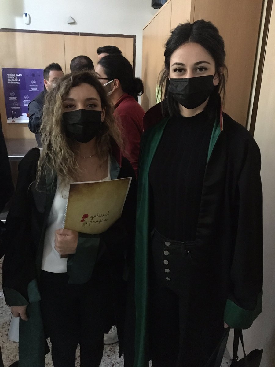 Ankara Barosu Gelincik Merkezi olarak bugün ilk duruşması yapılacak olan ve canavarca katledilen Pınar Gültekin için Muğla 3. Ağır Ceza Mahkemesi’ndeyiz.