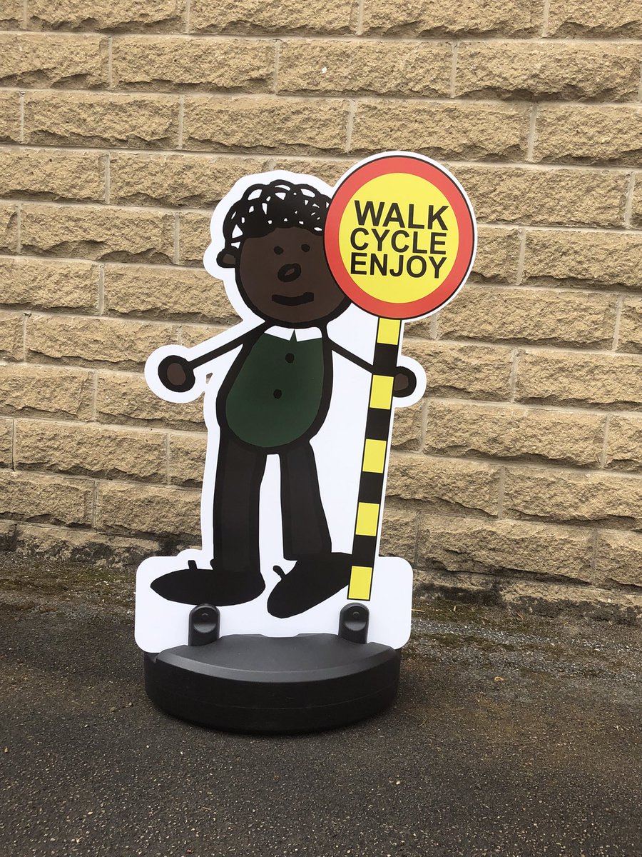 School_RdSafety's tweet photo. #SchoolStreets are amazing
Safe havens for #Children and #Parents to #Walk #Cycle #Scoot and #SocialDistance in a #CarFreeZone with #LessToxicFumes
#Schools should all have a #SchoolStreet to protect their little ones from #AirPollution #Speeding #DangerousParking #RoadSafety https://t.co/j2m2UwF7ZZ