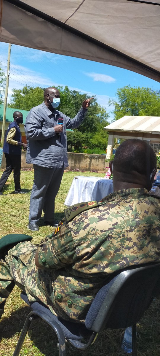 DeoAkiiki's tweet photo. UPDF to partner with Refuge Law Project and other stake holders in the development of the existing war and peace memorial documentation centre in Kitgum. The Chief Political Commissar Maj Gen Henry Masiko represented the CDF.
@refugeelawproj @nono_francis https://t.co/jRvOTFR1SZ