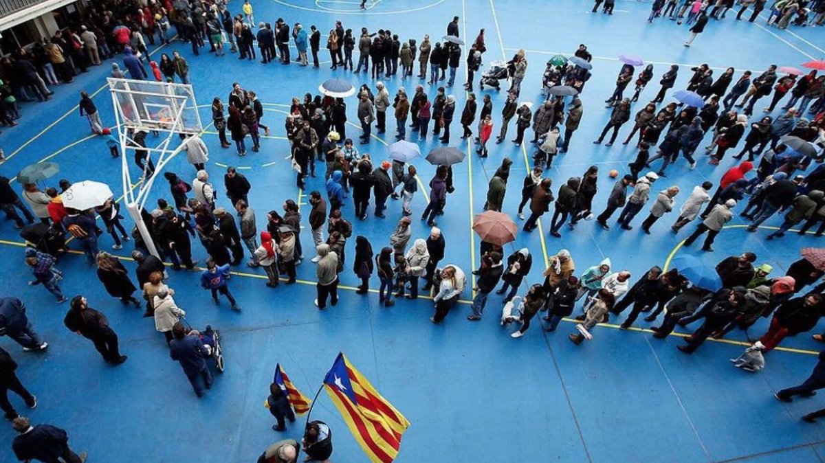 Avui fa 6 anys del #9N, un gran èxit de lluita compartida de la societat catalana que va demostrar que quan treballem junts som més forts.

Continuem endavant per construir la República que volem!