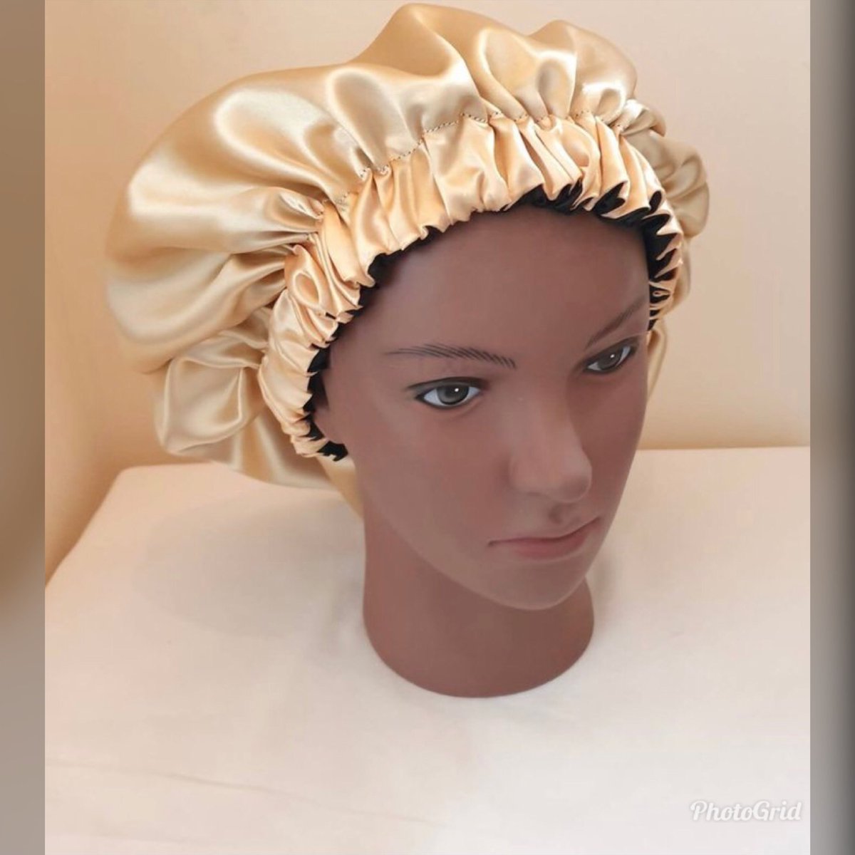 BalBonnets's tweet photo. If he hasn’t seen you in a bonnet, is it even real. Urrggh
Anyway get your satin or kitengi bonnet from 0785633830 at 0nly 15k uganda shillings.
#bonnets #satin #satinbonnets #kitengi #bonnetsbybal https://t.co/ZXjt5AEaQp