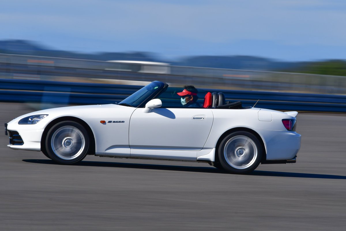 S2K20TH's tweet photo. ☆HONDA ACCESS THANKS MEETING☆
TwinRing MOTEGI
25.Oct.2020
デモカーのステアリングを握ってご自身のS2000と乗り比べ！ https://t.co/PkHePfnZUE