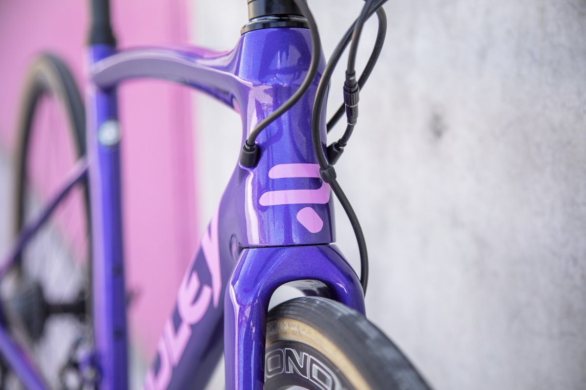 Ridley_Bikes's tweet photo. Want to blend in? No problem, our standard designs are lovely. Want to stand out? Create your own bike! Going for a ride with a bike like this without someone mentioning it? Mission Impossible!
206 - Violet Blue Metallic
371 - Pink Metallic
Finish: Gloss
#LizSLDisc #Pureline https://t.co/5E2FzQwfSk
