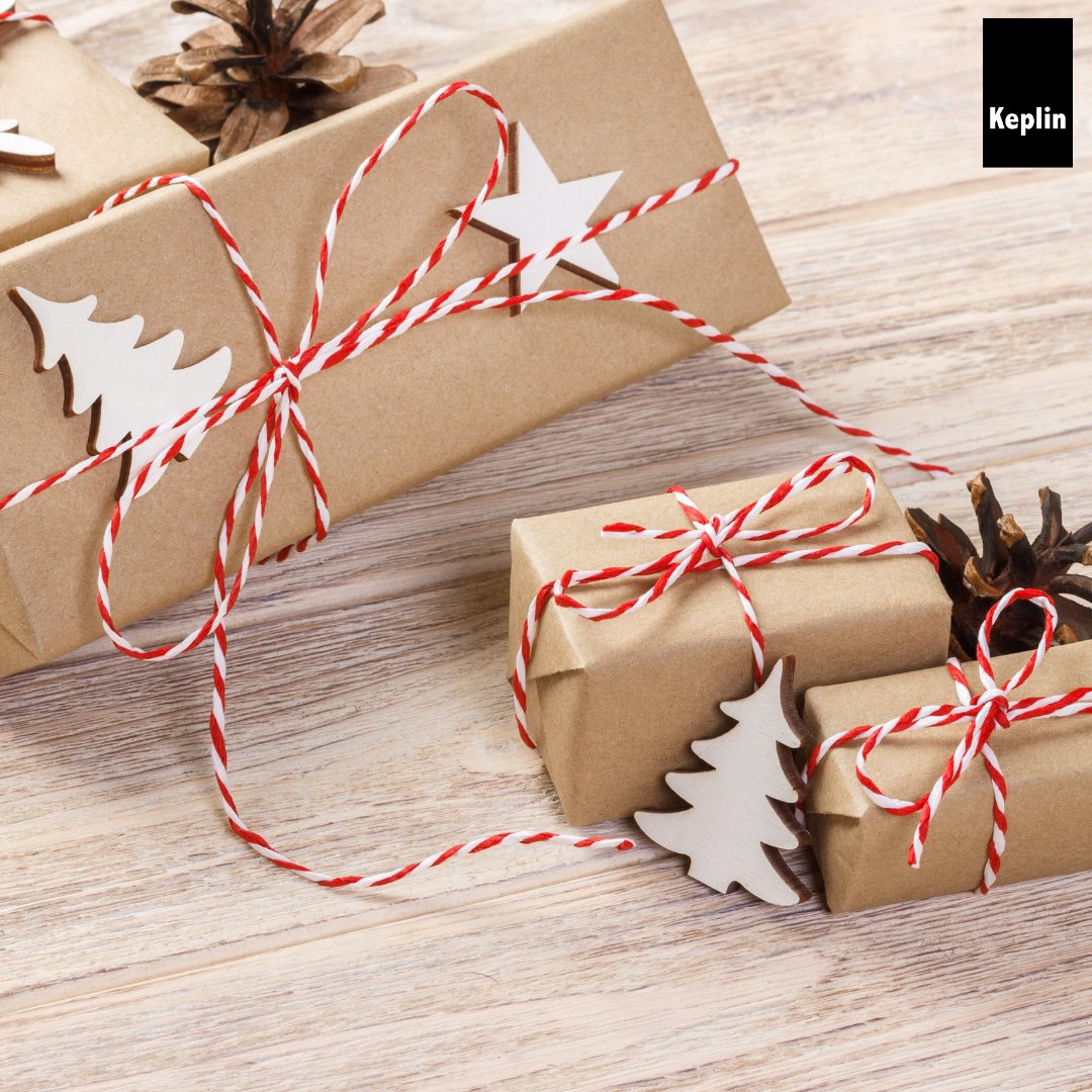 KeplinOnline's tweet photo. Start planning the perfect Christmas today and get wrapping with our Kraft Paper rolls ✨

https://t.co/8NPOq0wxzl

 #keplin #kraftwrappingpaper #gifts #homemade #presents #birthdays #christmastree #xmas #merrychristmas #holidays #christmasdecorations  #christmasgifts https://t.co/y5xnJs2pDR