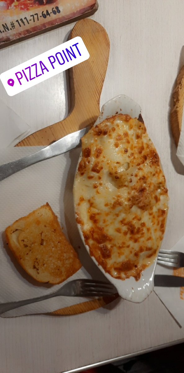 22MARIYAA's tweet photo. Lasagnia... Kabhi na khana idhar ka... 5/10.. And bad service. 🥺 #pizzaPoint https://t.co/8phTnXBSnA