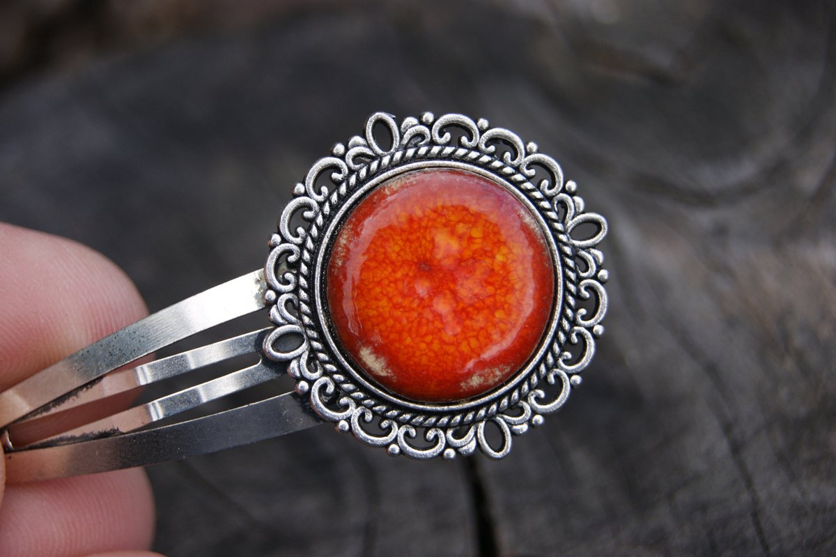 ClayClover's tweet photo. Excited to share the latest addition to my #etsy shop: Ceramic orange hair clip, ceramic hair decor, orange Hair Jewelry, orange hair decor, vintage orange hair clip, decorative orange hairpin https://t.co/1NUuLIi0o2 #orange #birthday #christmas #silver #bohohippie #gi https://t.co/WJa7KZlWkO