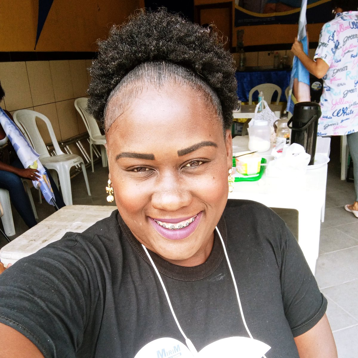 PretaJoyce's tweet photo. O ideal é ser feliz, não perfeito! 😉✌ https://t.co/Va0hFUKZjF