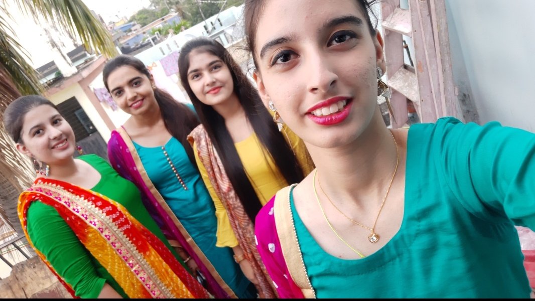 Simran (@hey_its_sim) on Twitter photo <a href="/realmemobiles/">realme</a> Here I created the Diwali look with my sisters <a href="/iam_Amanjot/">Amanjot Kaur</a> <a href="/Its_Jazzy02/">Its_Jazzy</a> and <a href="/MehakDhaliwal05/">Mehak Dhaliwal</a> after 15 years.
Since childhood we all share a very special bond with each other and every diwali make sure to take a snap to add up forever memories.
#RealConnection
<a href="/realmemobiles/">realme</a> <a href="/realmemobiles/">realme</a> Here I created the Diwali look with my sisters <a href="/iam_Amanjot/">Amanjot Kaur</a> <a href="/Its_Jazzy02/">Its_Jazzy</a> and <a href="/MehakDhaliwal05/">Mehak Dhaliwal</a> after 15 years.
Since childhood we all share a very special bond with each other and every diwali make sure to take a snap to add up forever memories.
#RealConnection
<a href="/realmemobiles/">realme</a>