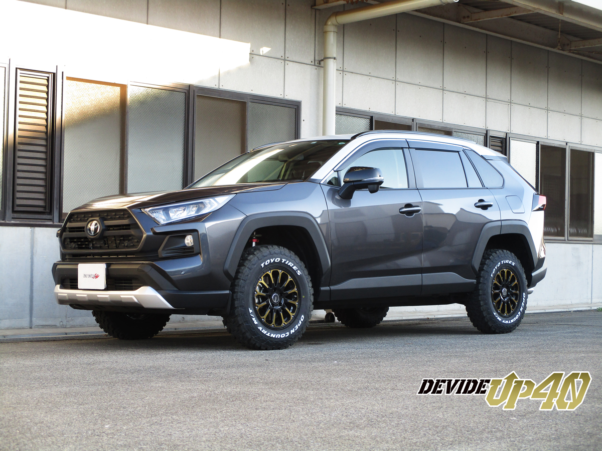 tanabe61673631's tweet image. 本格的なオフロード性能を備えた人気車両の「RAV4」
アップフォルムが似合うこの車両に
DEVIDEブランドの車高調
「UP40」が発売開始！
自分好みの車高や乗り心地の調整を可能にする40段減衰力調整付き。
※お問い合わせ多数頂いておりますのでお早めにご連絡お願い致します！！
#RAV4
#DEVIDE
#UP40