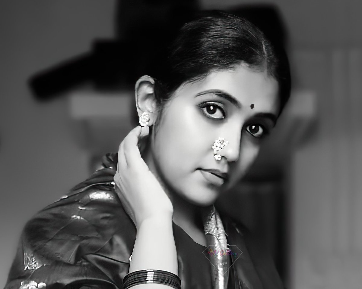 RinkuRajGallery's tweet photo. 😊 black and white
#favourite #sareelove
#closeframe
@iamrinkurajguru
@akashthosar
@nagraj_manjule
#akashthosar
#rinkurajguru
#nagrajmanjule
#rinkumahadeorajguru
#रींकुराजगुरू
#iamrinkurajguru
@SairatGallery
#SairatGallery
#RinkuRajguruGallery
#SairatGalleryFansClub https://t.co/ITuKzikObW