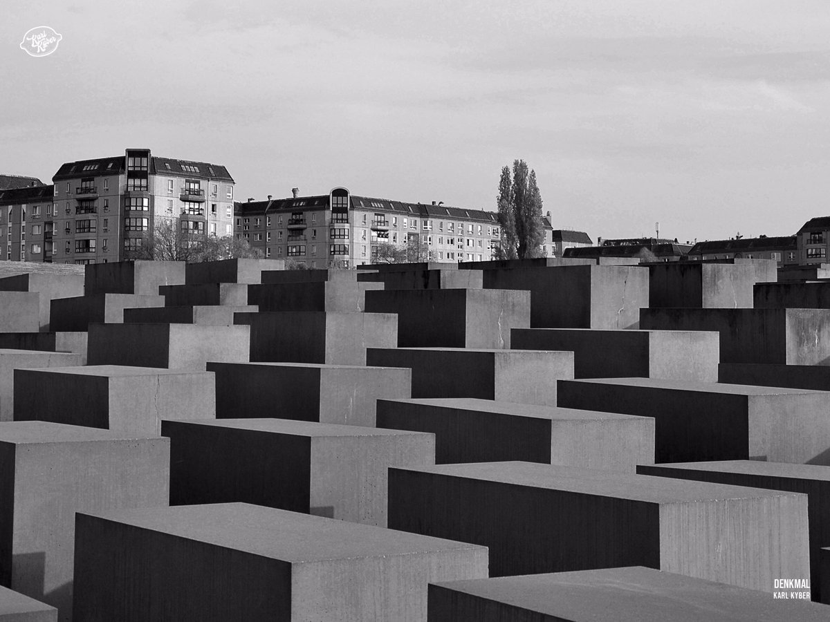 KarlKyber's tweet photo. DENKMAL 📖
----------
📸 CANON EOS 2000D + 18-55 MM
👉 @kyber2k • Instagram 🔥📲
----------
#KarlKyber 🍋 #Photography 📸 #Germany ⚫️🔴🟡 #Deutschland 🇩🇪 #Berlin 🐻 #Denkmal ⬛️🟥🟨 #Architecture 🏦 #BWPhotography ⚫️⚪️ #Photos 📸 #Monument 🏛 #Blackandwhitephotography 📸 #BW ⚫️⚪️ https://t.co/f6OEJyhcQ5