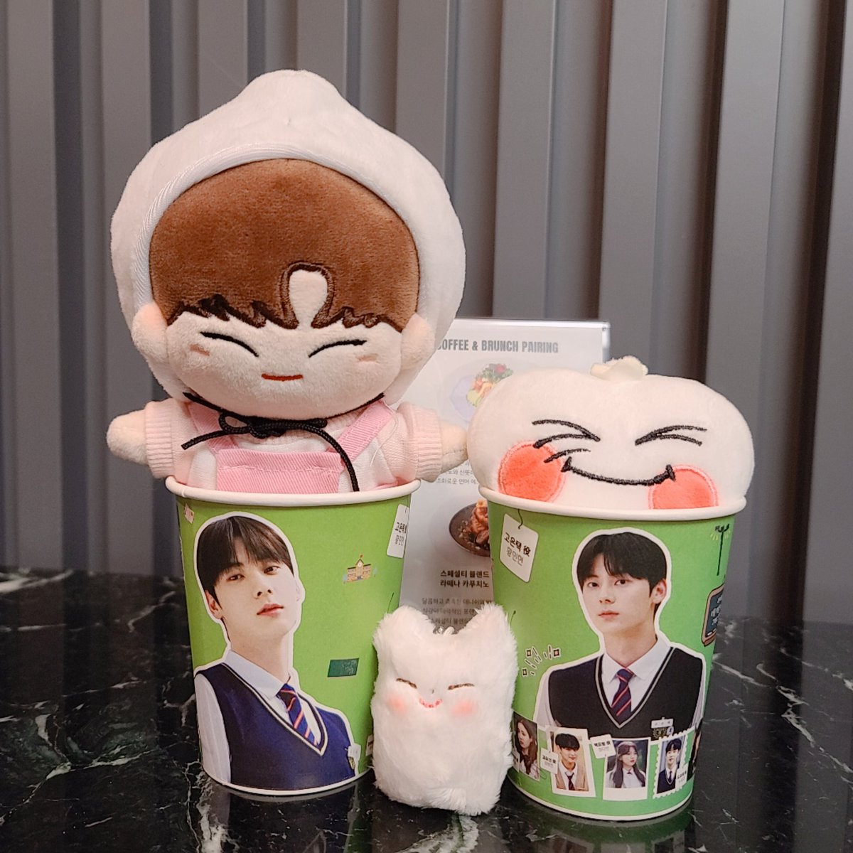 baenight510's tweet photo. 오늘의 꼬망이💕
황만두랑 애옹이랑 꼬망이랑 오랜만에😊🥰 https://t.co/PESkZpOXi9
