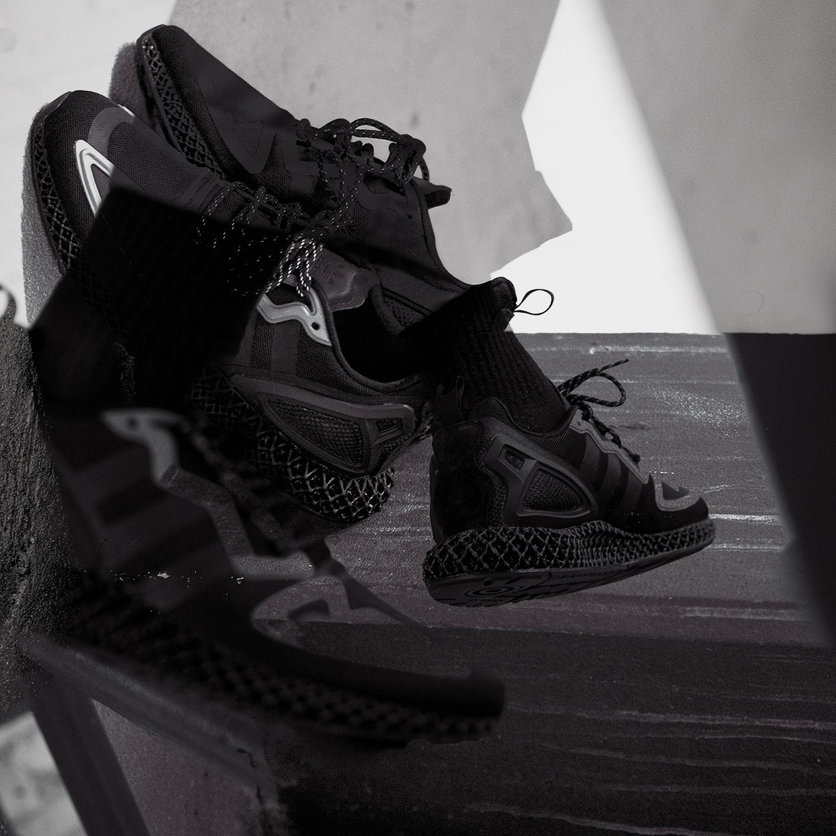 Footpatrol_ldn's tweet photo. adidas Originals ZX 2K 4D. Bringing the ZX franchise into the present day classic ZX design features with the 4D midsole. Available online, sizes range from UK6 - UK12, priced at £170. Shop now: https://t.co/8k5zUqoB3k #adidas #adidasOriginals #adidas4D #4D #FutureofRunning https://t.co/88XFpJEOjL