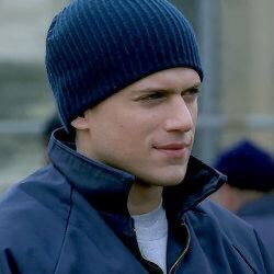 damnichael's tweet photo. addio michael scofield, uno dei personaggi migliori creati nella storia delle serie tv.
mi mancherai, grazie di tutto.
#PrisonBreak
#GoodbyeMichael
#ThankyouMichael https://t.co/hKOFDo6yqm
