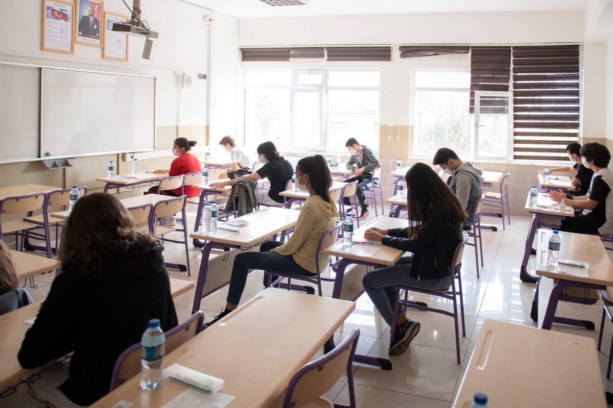 tcmeb's tweet photo. 2021 LGS'nin Tarihi Belli Oldu📝

Sınavla öğrenci alacak ortaöğretim kurumlarına ilişkin merkezi sınav, 6 Haziran 2021 Pazar günü gerçekleştirilecek. https://t.co/jixKQ8hfxC