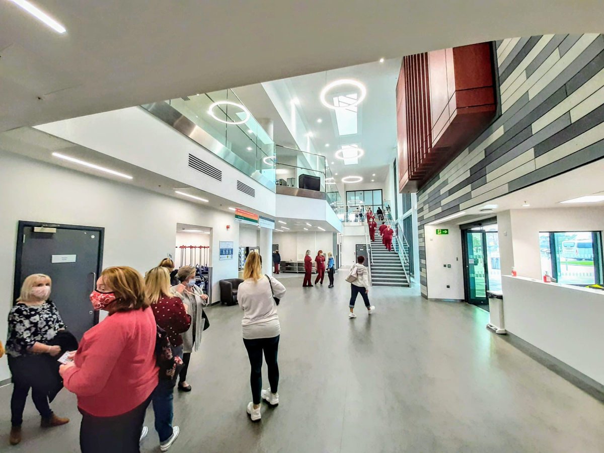 It's a busy morning at The Grange University Hospital as lots of staff are here to prepare for the opening on 17th November. To find out more about the NHS service changes that will take place when the hospital opens, please visit - abuhb.nhs.wales/clinical-futur… #GrangeUniHospital