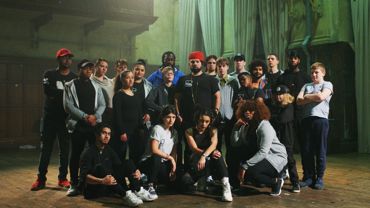 battersea_arts's tweet photo. 200 years ago, 18-year-old Mary Shelley wrote her gothic masterpiece, Frankenstein. Now the @BACBeatboxAcad has brought her story to dazzling, contemporary, a capella life. Don't miss this breathtaking musical phenomenon on @BBCiPlayer https://t.co/To0YCpTMWe until 28 Nov. https://t.co/sjso1Cubwi