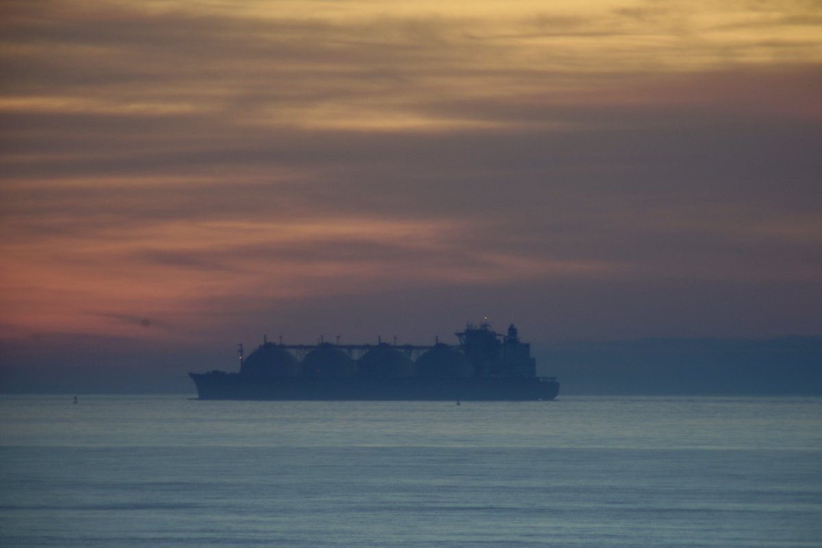 johnmorgan726's tweet photo. Good morning Twitter land:) Here we have the LNG FUKUROKUJU gas tanker, en route to US CVP, Dominion Energy Cove Point, MD. She is flying the flag of the Bahamas 🇧🇸. #LNG #Fukurokuju #CovePoint #DominionEnergy #ShipsInPics https://t.co/xO9wDrGYpo
