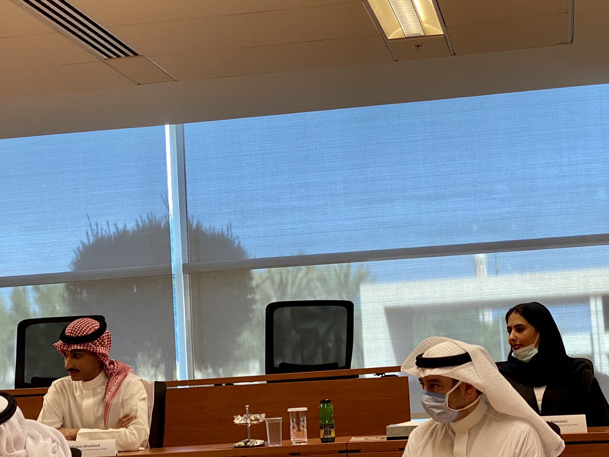 HendTAlsudairy's tweet photo. الطالبة دلال العماري والطالب متعب الرشيد وحديث مع الدكتور ابراهيم نتو https://t.co/FNU0SvG8J1