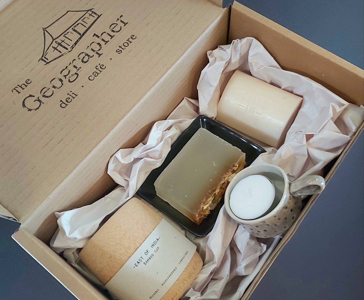 geographerstore's tweet photo. Our #giveaway this month is a pair of our new 'Cleanse' gift boxes (worth £50!) One for you &amp; a friend. To enter, just FOLLOW us, RT &amp; TAG your friend. UK only. And check out all our #giftboxes here: https://t.co/7WS2gW4370 
#ContestAlert #prize #GiveawayEntry #win #ecofriendly https://t.co/sDJi4I13xK
