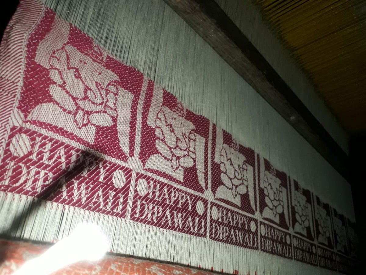 IIHTGuwahati's tweet photo. Door hanging HAND LOOM  product.

#LOCAL4DIWALI.

FROM
 I.I.H.T GUWAHATI https://t.co/NbWWn0IvNB