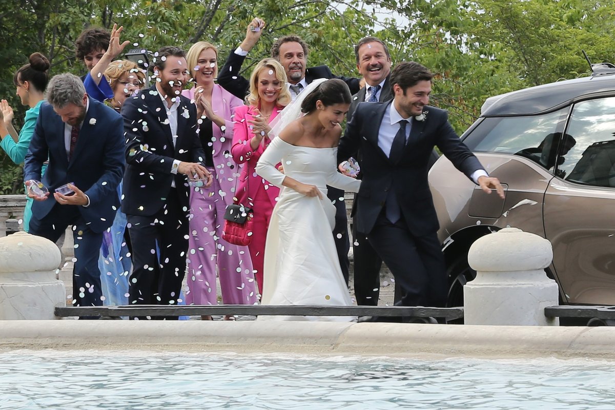 Boom e record d'ascolti per <a href="/AllievaTv/">L'Allieva</a> 3! Gran finale di stagione con 5.105.000 spett. miglior risultato stagionale in AM, 21.26% di share. Picchi superiori al 27%! Grazie a voi per averci seguito numerosi e grazie a cast e staff che hanno contribuito a questo grande successo ❤️