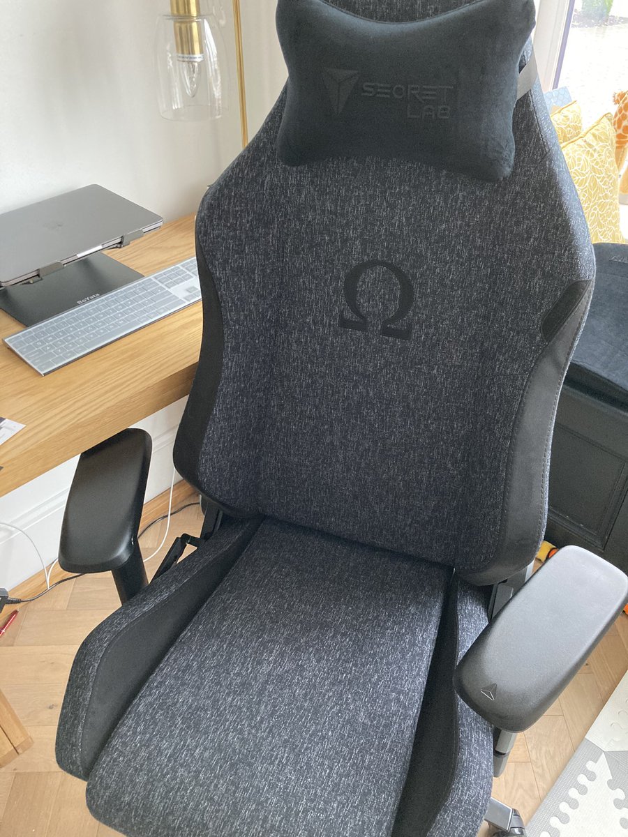 jmcclev's tweet photo. Why Didn’t I buy one of these @secretlabchairs until now! Epic #Secretlab https://t.co/pQnBn9BmKn