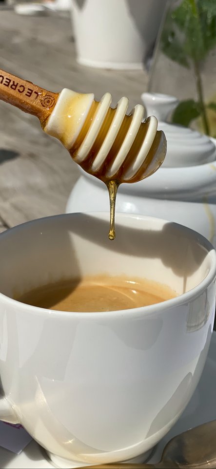 miodowych's tweet photo. Serwus! Przed nami nowy tydzień!🍯🐝🧡A zaczynamy od idealnego duetu, czyli kawy i miodu! Lubicie? Kto chętny? ☕
Prawdziwa uczta dla podniebienia zaczyna się właśnie na https://t.co/2C0UGmaMaQ! 🧡🧡🧡
#miod #7mkpl #kawa #poniedziałek #honey #pszczoły https://t.co/Jiw6IxIKzZ