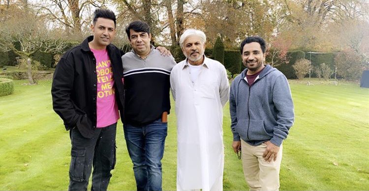 TheHumbleMusic's tweet photo. #phattedindechakkpunjabi 🎬
@GippyGrewal @annukapoor_ @ranaranbir970 #NaseemVicky @humblemotionpic @TheHumbleMusic #omjeestarstudios @bhana_la @vinodaswal1313 #gippygrewal #pdcp https://t.co/Mdy4wFmfJs