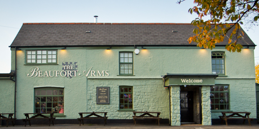 It's MONDAY! We're BACK!! 

The whole team is so excited to see you all again and to be back at it. 

Remember to book your table with us either online, through our app or over the phone. 

See you soon,
Team Beaufort!