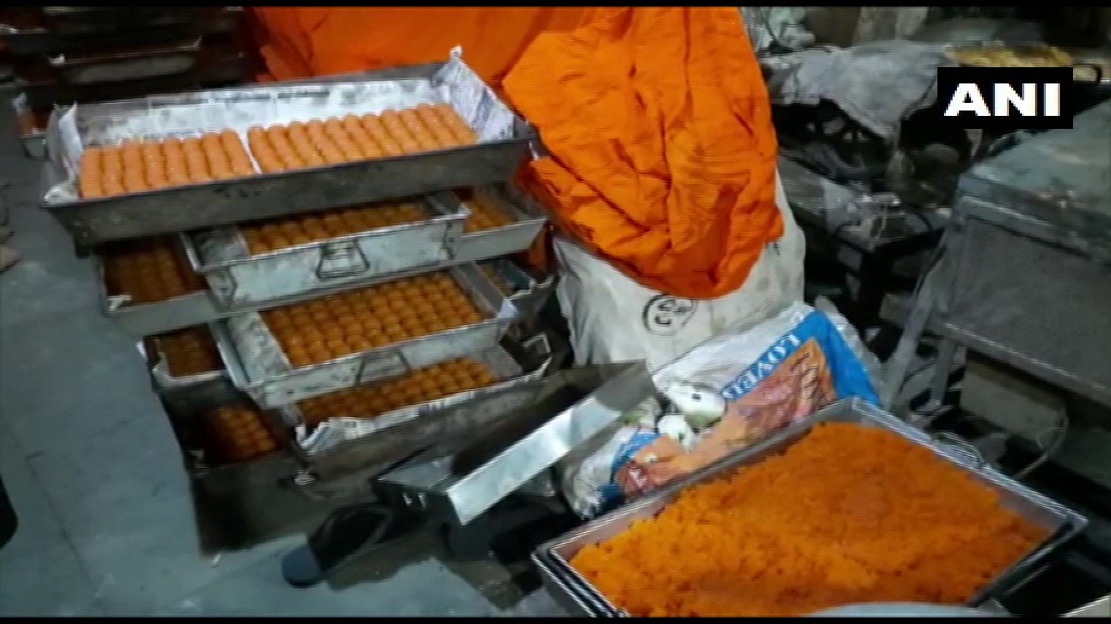 ANI's tweet photo. Bihar: Bharatiya Janata Party workers in Patna Sahib constituency are preparing sweets for distribution, ahead of the counting for #BiharElections that will be held tomorrow. 

Bihar voted in three phases on 28th October, 3rd and 7th November. https://t.co/CSlL0ljoMU