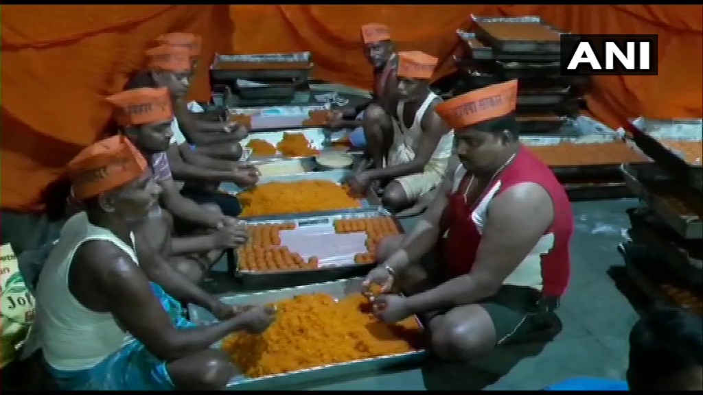 ANI's tweet photo. Bihar: Bharatiya Janata Party workers in Patna Sahib constituency are preparing sweets for distribution, ahead of the counting for #BiharElections that will be held tomorrow. 

Bihar voted in three phases on 28th October, 3rd and 7th November. https://t.co/CSlL0ljoMU