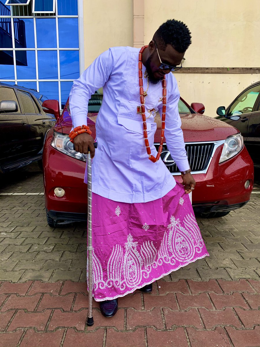 Ogugutega's tweet photo. Here’s your most handsome Urhobo man.
#chief #prince #engr #proudlyurhobo
#Stendra
#Princelyduties https://t.co/svdvyrAzoG