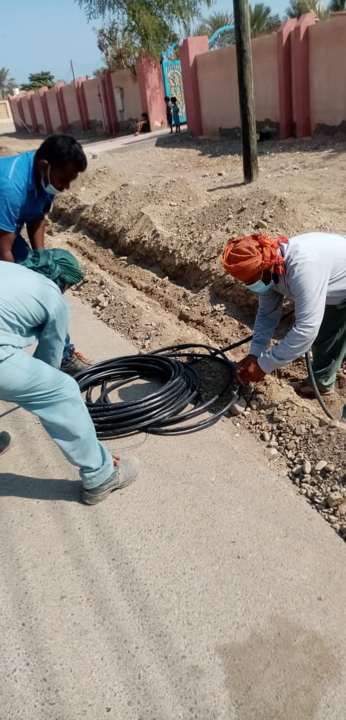 NB_Municipality's tweet photo. في إيطار سعي دائرة الشؤون البلدية بصحم في تمديد أعمدة الإنارة بمناطق الولاية المختلفة واصل فريق أعمال الانارة تنفيذه لمشروع الانارة بقصبية ٱل بريك بالولاية . https://t.co/hWWUmEdYau