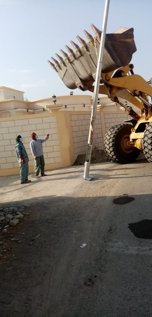 NB_Municipality's tweet photo. في إيطار سعي دائرة الشؤون البلدية بصحم في تمديد أعمدة الإنارة بمناطق الولاية المختلفة واصل فريق أعمال الانارة تنفيذه لمشروع الانارة بقصبية ٱل بريك بالولاية . https://t.co/hWWUmEdYau
