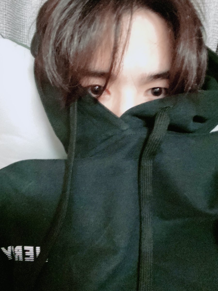 CRAVITY_twt's tweet photo. 러비티~어디예요오 저는 루비 침대!
#민희 #너무추웡 https://t.co/2jp2UGoWkS