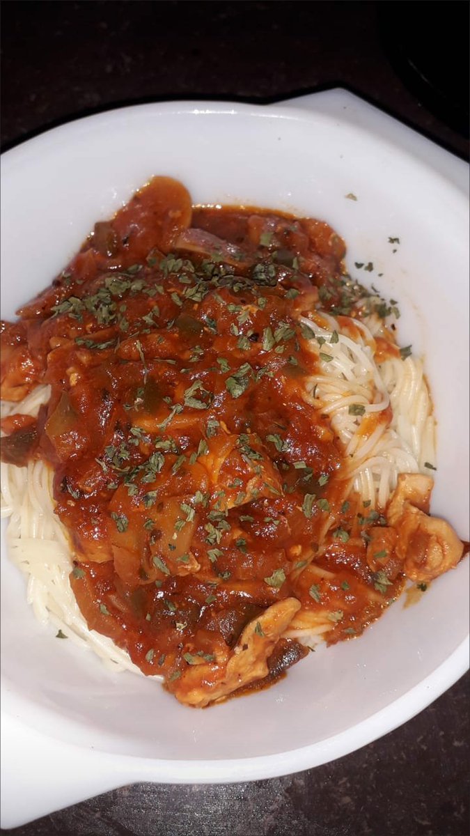 Harudeull's tweet photo. Don't forget to eat your dinner. #cookingwithDee https://t.co/QsrdFz8Ia1