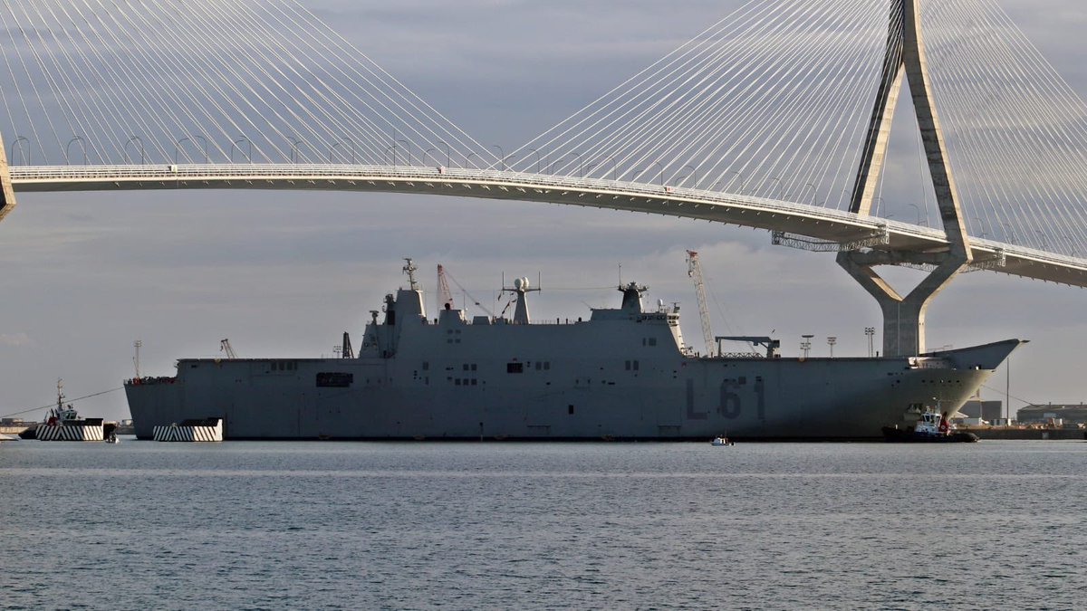 NavantiaOficial's tweet photo. Astillero Puerto Real:
@angelbuigas ha cazado al impresionante L61 de @armadaesp durante su entrada y maniobra de atraque
Mil gracias!!! https://t.co/kiMmrPa8jH