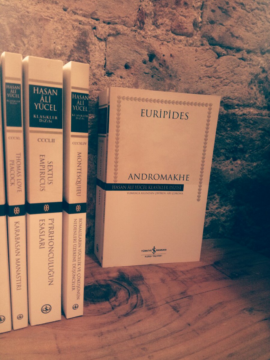 Bir zamanlar altın yüklü çeyizimle
Asya toprağının süsü Thebe şehrinden Hektor'a eş olup ona çocuklar doğurmak üzere
Kral Priamos'un sarayına gelin geldim....

Andromakhe
Euripides
İş Bankası Yayınları