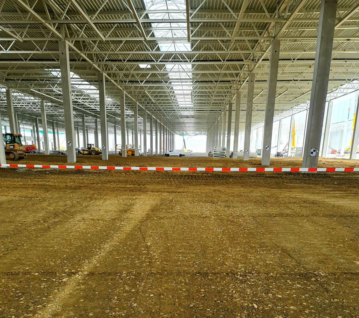 mathsurmars's tweet photo. ⚡️🏗️ #Tesla & #GigaBerlin : Voici de nouvelles photos autour de l'intérieur du #DriveUnit de la #Gigafactory de #Berlin en #Allemagne !
🔗Source Anonyme https://t.co/2IMGSTHjL1