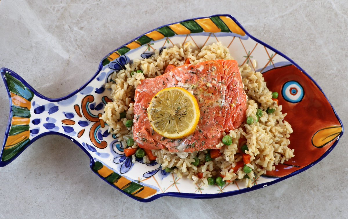 YatesYummies's tweet photo. Got some #frozenfood in your freezer? Yummy #salmon  with Lemony Rice is a great way to use it up! https://t.co/MDxIxcuUJq... https://t.co/WdZmki6W2g