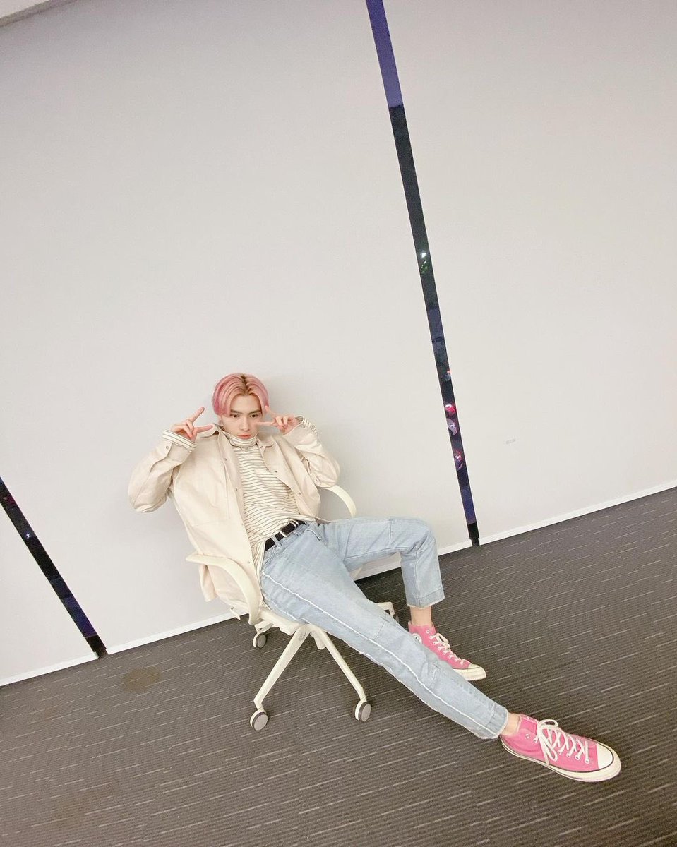 callin_ten's tweet photo. 신발까지 핑크임
마멜뎌리 기특하다 https://t.co/D9uNQzFFbT