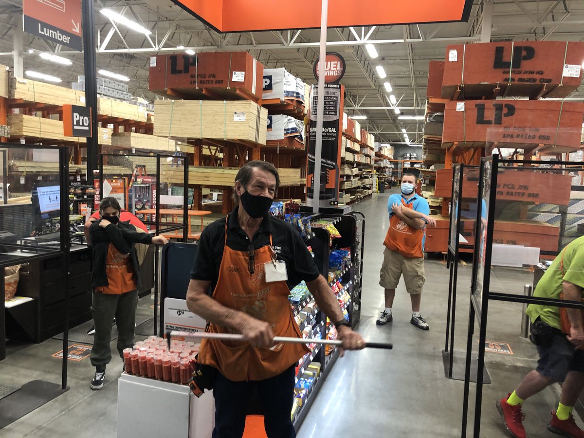 ToniNorwood6819's tweet photo. Stretching is Amazing at 6819. @AngelaDesJardi5 @FulfordUlanda @MagnoliaHD6819 #D79safetyfirst https://t.co/C2jlsoRyN1