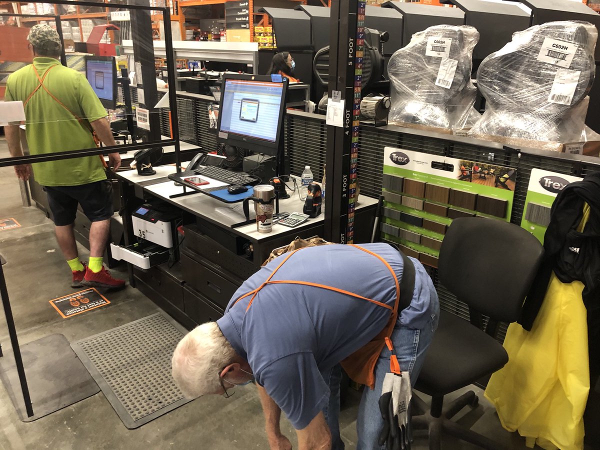 ToniNorwood6819's tweet photo. Stretching is Amazing at 6819. @AngelaDesJardi5 @FulfordUlanda @MagnoliaHD6819 #D79safetyfirst https://t.co/C2jlsoRyN1