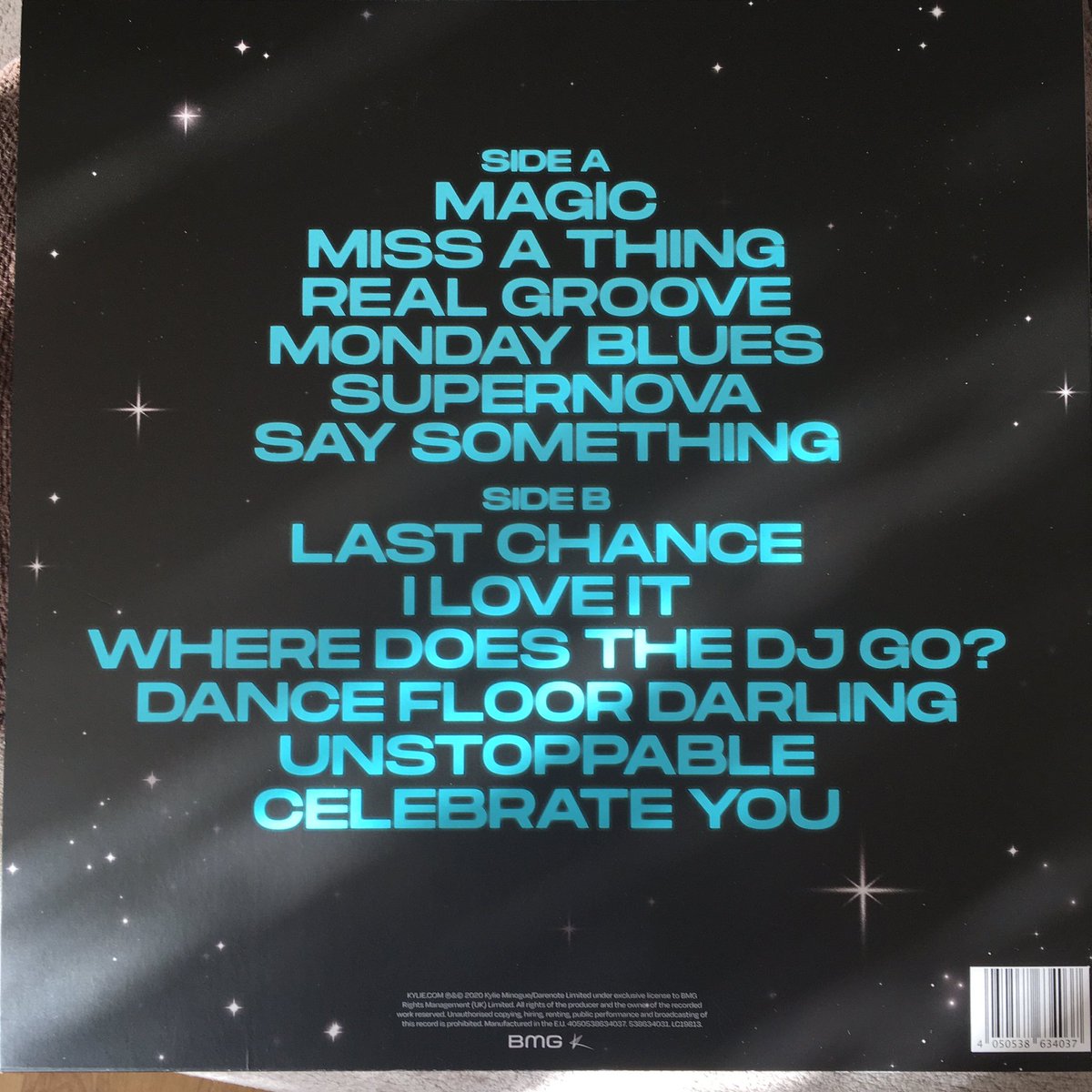 tastyparmo's tweet photo. #NowPlaying
Kylie Minogue “DISCO”.
Brand new 2020 🇬🇧 album, her 15th studio release.
Singles so far:
Say Something 🇬🇧#82
Magic 🇬🇧#75
#KylieMinogue #DISCO @kylieminogue #TurquoiseVinyl #NewVinyl https://t.co/crTuNLD1ib