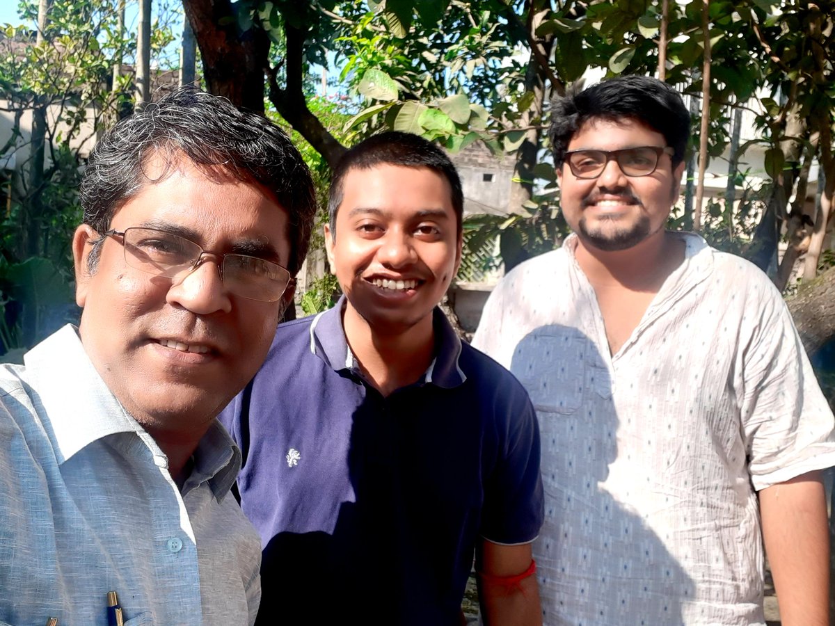 mittersclasses's tweet photo. A get together of sorts with two of my favourite former students Titas Ganguly (extreme right) and Soumyajit Dutta (middle) before Titas leaves for Berlin to pursue his masters in American Studies. At my home in Birati. 

■ Sowmen Mitter's English Tutorial Classes https://t.co/VghjegYiDg