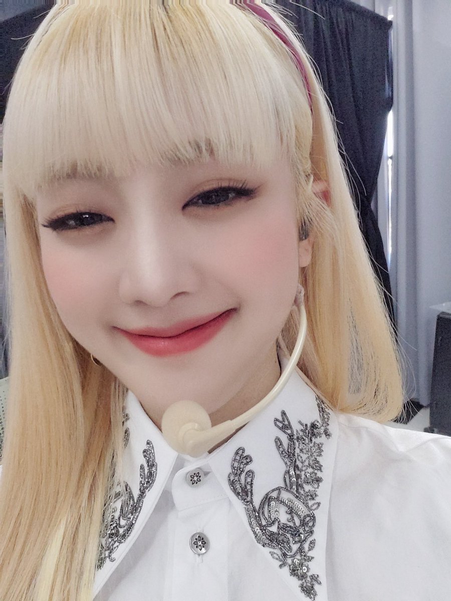 ssjyshjmy's tweet photo. #Minnie!!😭 it’s been a LONGGG TIME 😭
@G_I_DLE #여자아이들 #GIDLD https://t.co/t2WWsUb9wO