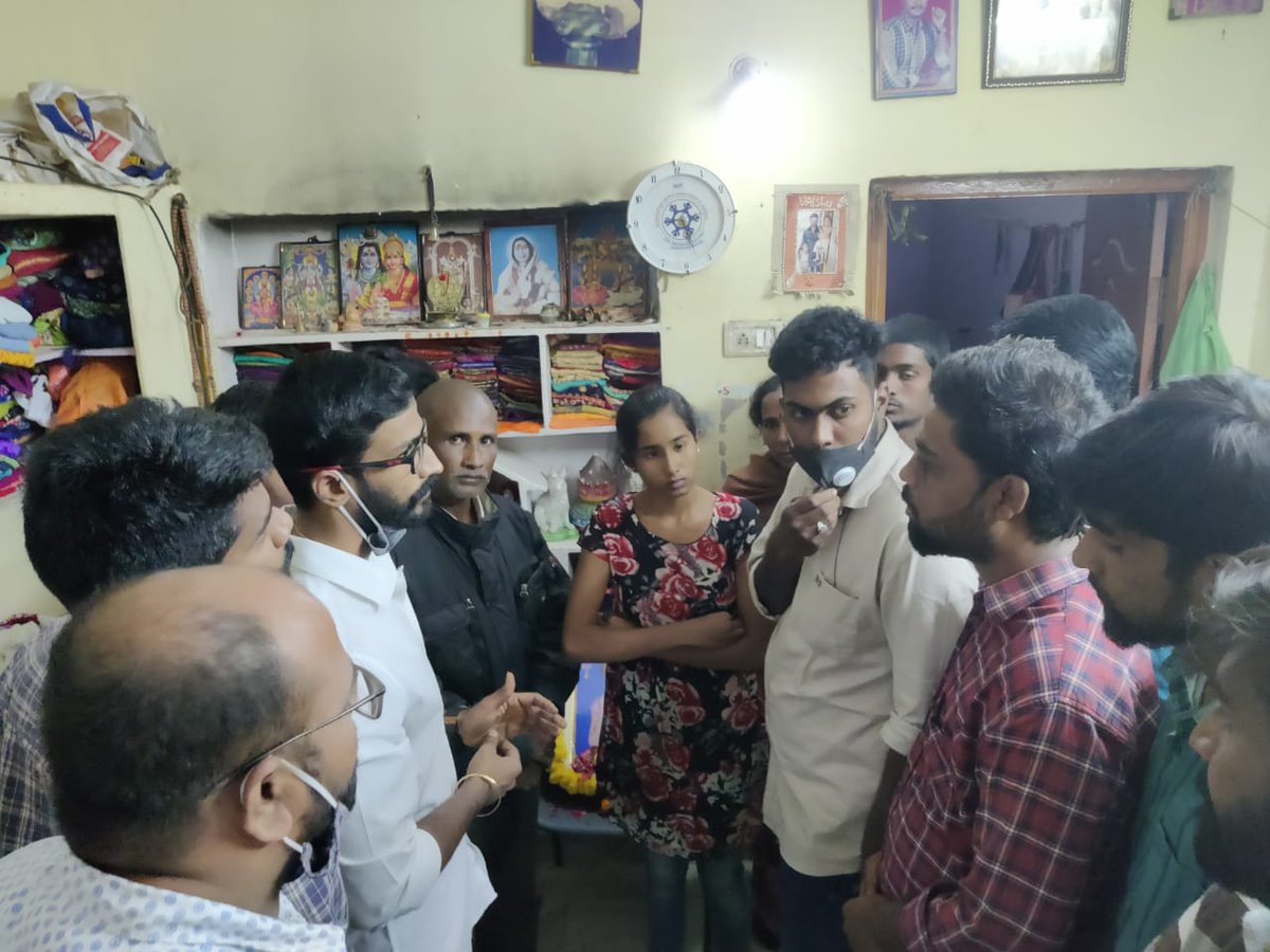 VenkatBalmoor's tweet photo. Met the family of #AishwaryaReddy and offered our deepest condolences for their huge loss. On behalf of @TSNSUI, promised to look after the education expenses of Aishwarya's younger sister till she completes her studies. @nsui @guptar @Neerajkundan @NAVEDKHANNSUI https://t.co/8ZjpFUFlG2