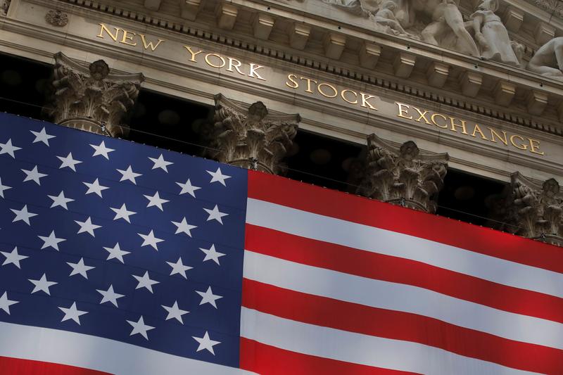 ReutersBiz's tweet photo. S&amp;P futures hit record as Pfizer says vaccine effective https://t.co/SkfXK2lWU3 https://t.co/dLaqUtQ2TJ